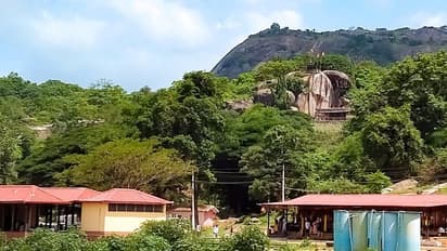 ಶಿವಮೊಗ್ಗ: ಕಲ್ಲು ಗಣಿಗಾರಿಕೆಗೆ ಕರಗುತ್ತಿದೆ ಚಂದ್ರಗುತ್ತಿ ಬೆಟ್ಟ; ಅರಣ್ಯ ಇಲಾಖೆ ಮೌನ!