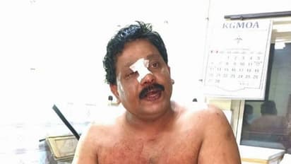 ഒറ്റപ്പാലത്ത് ഫ്ലാറ്റിൽ കയറി സ്വകാര്യ ബസ് ഉടമയെയും മകനെയും വെട്ടിപരിക്കേൽപ്പിച്ചു