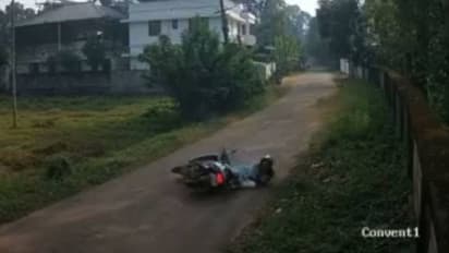 ராணிபேட்டையில் இருசக்கர வாகனத்தில் வேகமாக சென்ற நபர் தடுப்பு சுவற்றில் மோதி பலி