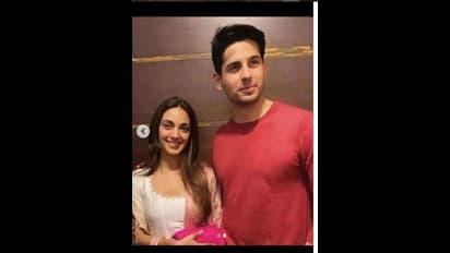 ದೆಹಲಿ ಆರತಕ್ಷತೆ: ಸಿಂಪಲ್‌ ಲುಕ್‌ನಲ್ಲಿ ಸಿದ್ಧಾರ್ಥ್ ಮಲ್ಹೋತ್ರಾ ಮತ್ತು ಕಿಯಾರಾ ಅಡ್ವಾಣಿ ಫೋಟೋ ವೈರಲ್‌