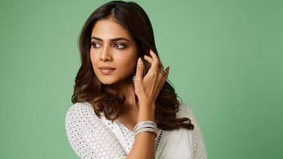 'നടൻമാരെ പോലെ വ്യത്യസ്ത കഥാപാത്രങ്ങള് ചെയ്യാൻ നടിയും പ്രാപ്തയാണ്', നിലപാടുകള് വേണമെന്നും മാളവിക