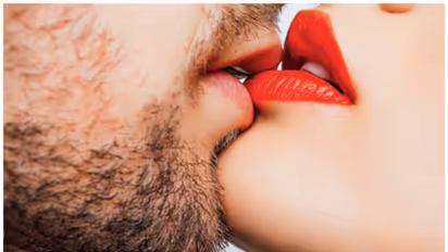 kiss day: காது மடலில் தொடங்கி கழுத்தில்... வாழ்வில் ஒருமுறையாவது இப்படி முத்தம் கொடுக்கணும்.. ஏன் தெரியுமா? 