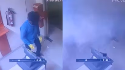 പാലക്കാട് പടക്കം പൊട്ടിച്ച് എടിഎം തകര്ത്തു പക്ഷേ പണം കിട്ടിയില്ല