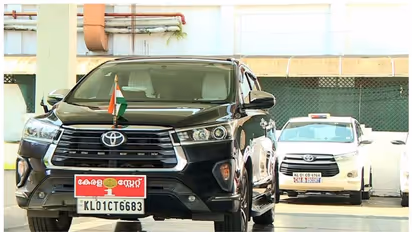 മുഖ്യമന്ത്രിക്ക് ഇന്നും കനത്ത സുരക്ഷ; മസ്കറ്റ് ഹോട്ടലിലേക്കുള്ള യാത്രയിൽ മറ്റ് വാഹനങ്ങൾ തടഞ്ഞു