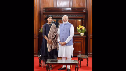 ప్రధాని మోదీని కలిసిన కమెడియన్ అయ్యో శ్రద్ధా...!