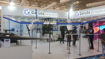 Aero India 2023: మొదలైన డ్రోన్స్ షో.. అబ్బుర‌ప‌రుస్తూ అద‌ర‌గొడుతున్న యుద్ధ విమానాలు.. ! 