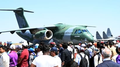 ಏರ್‌ಶೋದಲ್ಲಿ ಜಿದ್ದಿಗೆ ಬಿದ್ದು ಅಮೆರಿಕ ರಷ್ಯಾ ಶಕ್ತಿ ಪ್ರದರ್ಶನ