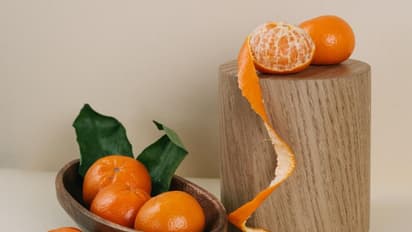 മുഖത്തെ കറുത്ത പാടുകൾ മാറ്റാന്‍ ഓറഞ്ചിന്‍റെ തൊലിയോടൊപ്പം ഇവ ഉപയോഗിക്കാം...