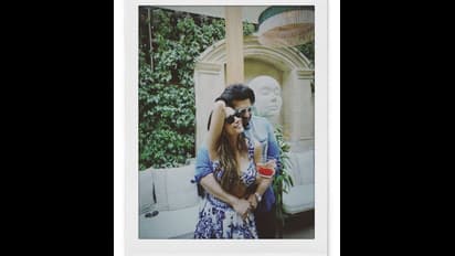 మలైకాతో రొమాంటిక్ పిక్ ను షేర్ చేసిన అర్జున్ కపూర్..  స్టార్స్ స్పందిస్తూ.. ఏమంటున్నారంటే?