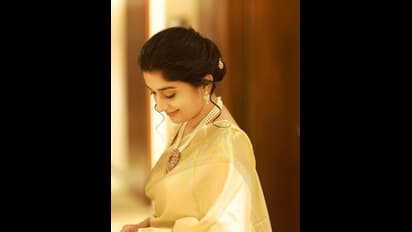 మీరా జాస్మిన్ రీఎంట్రీ.. పదేండ్ల తర్వాత తెలుగు వారిని పలకరించబోతున్న సీనియర్ నటి!