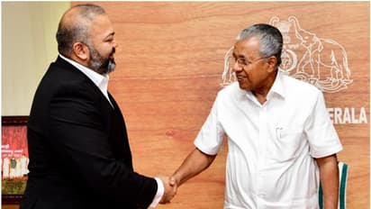 കേരളവുമായി സഹകരിക്കാൻ താൽപര്യം, ന്യൂയോർക്ക് സെനറ്റർ മുഖ്യമന്ത്രിയുടെ ഓഫീസിൽ നേരിട്ടെത്തി; 'കൈകൊടുത്ത്' പിണറായി
