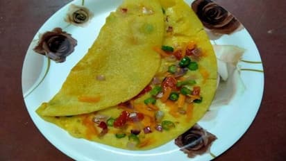 மாவு அரைத்து கஷ்டப்படாமல் ஈஸியா மொறு மொறு "கடலை மாவு தோசை" சுடலாம் வாங்க!