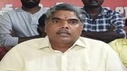 సీఎం జగన్తో మాజీ ఎమ్మెల్యే వెంకటరమణ భేటీ.. ఫిబ్రవరి 23న స్థానిక సంస్థల కోటాలో ఎమ్మెల్సీగా నామినేషన్..!