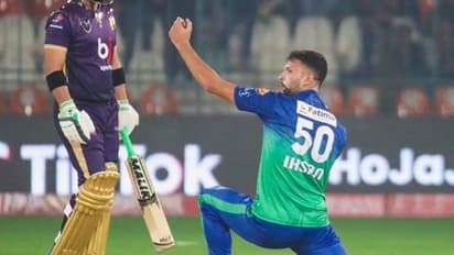 PSL 2023: மேத்யூ வேடின் மந்தமான பேட்டிங்கால் கராச்சி அணிக்கு பின்னடைவு! ஈசானுல்லா மீண்டும் பவுலிங்கில் அசத்தல்