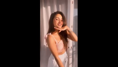 హాట్ హాట్ భంగిమలతో మైండ్ బ్లాక్ చేస్తున్న దీపికా పిల్లి.. మామూలు అందం కాదుగా, కాక రేపుతున్న కుర్ర యాంకర్ 