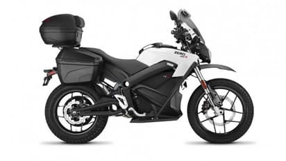 ఒక్కసారి చార్జ్ చేస్తే చాలు, ఈ బైక్ పై నాన్ స్టాప్ గా 130 కిమీ. వెళ్లే అవకాశం. కిలోమీటరుకు 10 పైసలే ఖర్చు