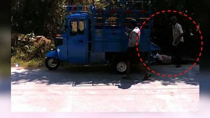 യുവാവിന്റെ മൃതദേഹം നടുറോഡിൽ ഉപേക്ഷിച്ച് രക്ഷപ്പെടാൻ ശ്രമം, സിസിടിവി കുടുക്കി, രണ്ട് പേര് പിടിയിൽ