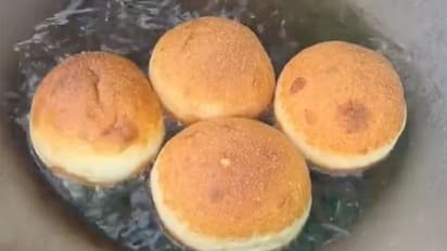 'ഇതാണ് ബര്ഗര് എങ്കില് ഹൃദയത്തിനോട് ടാറ്റാ പറയാം'; ഫുഡ് വീഡിയോ വൈറലാകുന്നു