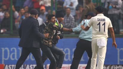 മൈതാനത്തിറങ്ങിയ ആരാധകനെ സുരക്ഷാ ജീവനക്കാര്‍ വലിച്ചിഴച്ചു; ഷമിയുടെ ഇടപെടലിന് കയ്യടി- വീഡിയോ