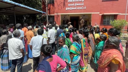 ஜாதியை சொல்லி திட்டிய ஆசிரியை... மணமுடைந்த மாணவிகள் இருவர் தற்கொலை முயற்சி!!