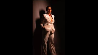 లంగా ఓణీలో ఊరించే సొగసుతో బోల్డ్ బ్యూటీ.. ఆ అందంతో హీట్ పెంచుతూ, పిచ్చెక్కించేలా శ్రద్దా దాస్ 