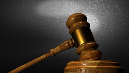 പ്രായപൂർത്തിയാകാത്ത സഹോദരന് സ്‌കൂട്ടർ ഓടിക്കാൻ നൽകി: കോടതി വക യുവതിക്ക് കിട്ടി‌യത് എട്ടിന്റെ പണി 