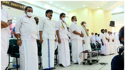 ജംബോ കമ്മറ്റികളെ ഒഴിവാക്കാനാകാതെ തലവേദന, ഡിസിസി പുന:സംഘടന നീളുന്നു 