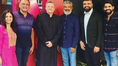 'నెట్ ప్లిక్స్' Co-CEO ని కలిసిన రాజమౌళి, ఆ డీల్ కోసమే?