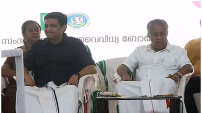 മുഖ്യമന്ത്രിക്ക് സുരക്ഷ: വിദ്യാര്‍ത്ഥികളുടെ കറുത്ത മാസ്ക് അഴിപ്പിച്ചു; കെഎസ്‍യു നേതാക്കൾക്ക് കരുതൽ കസ്റ്റഡി 