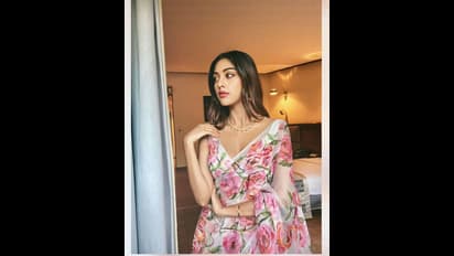 క్లీవేజ్ అందాలు, పూలపూల చీర, విరహపు పోజులు.. అను ఇమ్మాన్యుయెల్ అభిమానులకు సండే ట్రీట్..