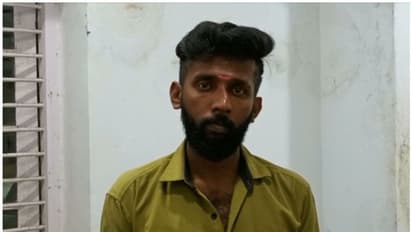 പ്രണയം നടിച്ച് പെണ്കുട്ടികളെ ലൈംഗികമായി ചൂഷണം ചെയ്തു, പണം തട്ടി; ബസ് ഡ്രൈവർ പിടിയിൽ