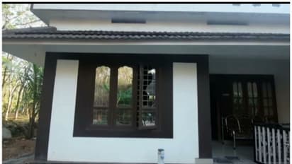 കുളത്തൂപ്പുഴയിൽ വനിതാ ഗ്രാമപഞ്ചായത്ത് അംഗത്തിന്റെ വീടിന് നേരെ ആക്രമണം