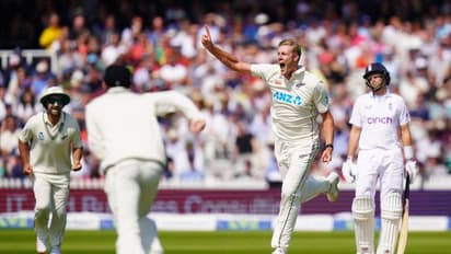  ഐപിഎല്ലിന് മുമ്പ് ചെന്നൈ സൂപ്പര്‍ കിംഗ്സിന് വമ്പന്‍ തിരിച്ചടി; സൂപ്പര്‍ പേസര്‍ പുറത്ത്