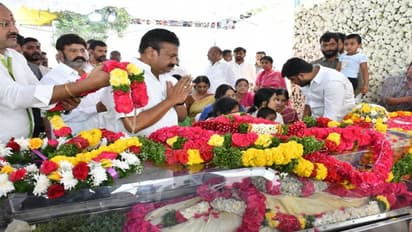 తారకరత్న భౌతికకాయానికి మంత్రి తలసాని నివాళులు.. కడసారి చూసేందుకు తరలివస్తున్న నందమూరి అభిమానులు..