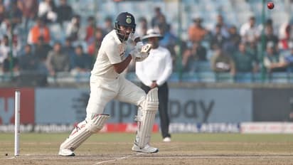 ഓസ്ട്രേലിയക്കെതിരായ ആദ്യ ടെസ്റ്റിന് മുമ്പ് ഇന്ത്യക്ക് തിരിച്ചടി; പരിശീലന മത്സരത്തിനിടെ കെ എൽ രാഹുലിന് പരിക്ക്