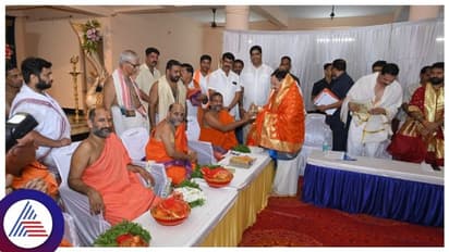 ಕರಾವಳಿಯ ಸ್ವಾಮೀಜಿಗಳ ಜೊತೆ ಜೆಪಿ ನಡ್ದಾ ಮಾತುಕತೆ, ಸಮಾನ ನಾಗರಿಕ ಸಂಹಿತೆಗೆ ಯತಿಗಳ ಬೇಡಿಕೆ