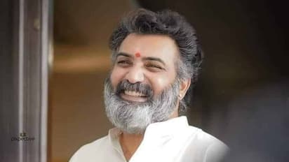 తారకరత్నపెద్ద కర్మ కార్డ్ లో తల్లిదండ్రుల పేర్లు మిస్సింగ్‌.. తెరవెనకున్న కారణమదేనా?