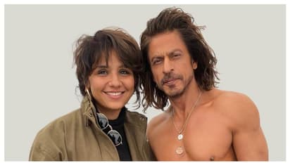 Pathaan: Makeup artist drops a never-seen-before picture with Shah Rukh Khan from sets