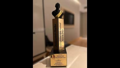 ದಾದಾ ಸಾಹೇಬ್ ಫಾಲ್ಕೆ ಪ್ರಶಸ್ತಿ; ಪುನೀತ್‌ ರಾಜ್‌ಕುಮಾರ್‌ಗೆ ಅರ್ಪಿಸಿದ 'ಕಾಂತಾರ' ರಿಷಬ್ ಶೆಟ್ಟಿ 