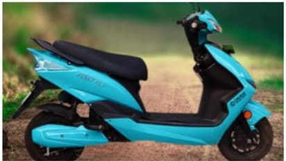  കൊതിപ്പിക്കും വില, ഭ്രമിപ്പിക്കും  മൈലേജ്; സാധാരണക്കാരന്‍റെ കീശയ്ക്കു താങ്ങും തണലുമാകും ഈ സ്‍കൂട്ടര്‍!