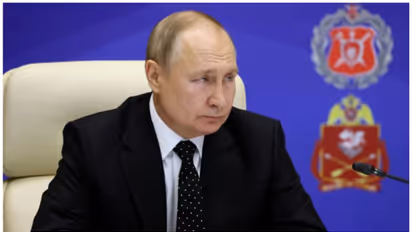 പുടിന് കാൻസറും പാർക്കിൻസൺസ് രോ​ഗവും?  വൈറലായി പുതിയ വീഡിയോ, അഭ്യൂഹം ശക്തമാകുന്നു