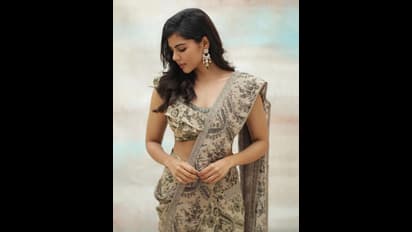 కాస్ట్లీ చీరలో కళ్యాణీ ప్రియదర్శి కత్తిలాంగి సొగసులు .. ఖరీదెంతో తెలిస్తే కళ్ళు తిరగాల్సిందే