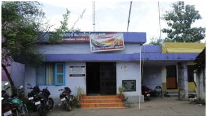 പൊലീസ് കസ്റ്റഡിയിലെടുത്ത പ്ലസ് വൺ വിദ്യാർഥിക്ക് പൊലീസ് സ്റ്റേഷനിൽ വച്ചുണ്ടായ അപകടത്തിൽ ഗുരുതര പരിക്ക്