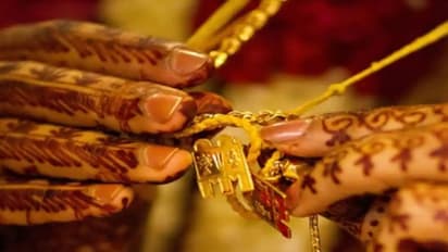 காரடையான் நோன்பு முறை.. எப்போது  விரதமிருந்து தாலி கயிறு மாற்றினால் அம்பாள் தீர்க்க சுமங்கலி வரம் அருளுவாள்..!