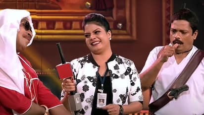 പുരുഷന്മാര്‍ പെണ്‍വേഷം കെട്ടിയ കാലം, വേദിയില്‍ ചിരിപടര്‍ത്തിയ പെണ്ണ്! മലയാളിയെ അത്ഭുതപ്പെടുത്തിയ സുബി