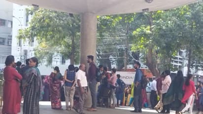 சென்னையில் நில அதிர்வு… பீதி அடைந்த மக்கள் கட்டிடங்களை விட்டு வெளியேறி சாலையில் தஞ்சம்!!