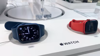 Apple Watch saves another life! Smartwatch gave alerts about severe internal bleeding; Know full story