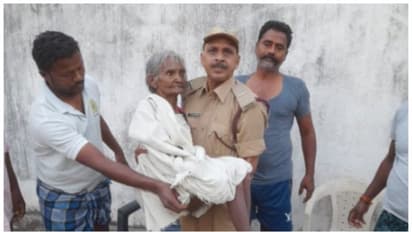 വെള്ളമെടുക്കാൻ പോയി; 20 അടി താഴ്ചയുള്ള കിണറ്റിലേക്ക് കാൽ തെറ്റി വീണ് 80 വയസ്സുകാരി; രക്ഷപ്പെടുത്തി, വീഡിയോ