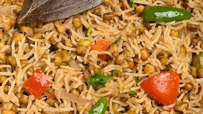 ஹெல்த்தி லன்ச் ரெசிபி-பாசிப்பயறு சாதம்! செய்யலாம் வாங்க!