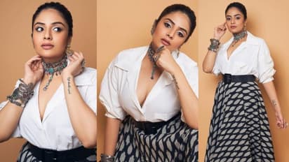 శ్రీముఖి షర్ట్ విప్పితే ఉక్కపోతే .. అందాలు ఎగసిపడుతుంటే ఇలా తెగిస్తోంది ఏంటి, స్టన్నింగ్ పిక్స్ వైరల్ 